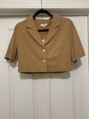 Easel Warm Camel Short-Sleeve Cropped Blazer